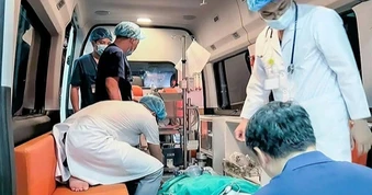 Bé gái 4 tuổi tử vong sau nhiều lần bị cha dượng và mẹ đẻ bạo hành
