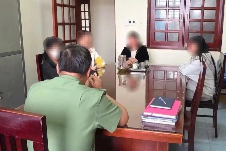 Bé gái dùng AI tạo clip nhạy cảm bôi nhọ bạn rồi đăng TikTok Bé gái dùng AI tạo clip nhạy cảm bôi nhọ bạn rồi đăng TikTok