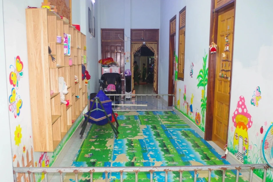 Bé trai 18 tháng tuổi tử vong trong hồ bạt chứa nước ở điểm giữ trẻ Bé trai 18 tháng tuổi tử vong trong hồ bạt chứa nước ở điểm giữ trẻ