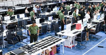 Bên trong 'đại bản doanh' nhóm lừa đảo qua mạng từ Campuchia sang bị công an Việt Nam vô hiệu hóa