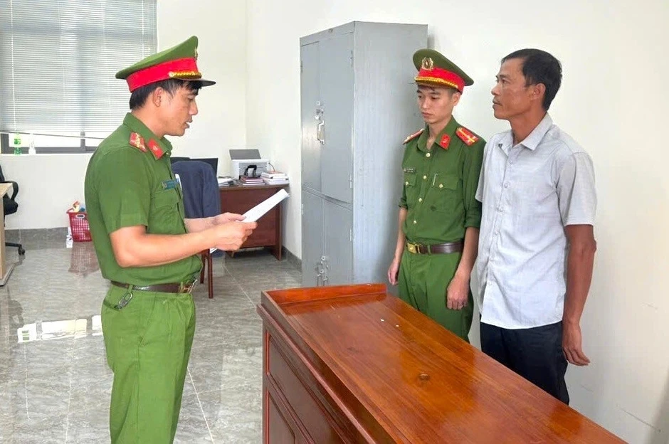 Bị bắt do không hoàn trả tiền chuyển khoản nhầm Bị bắt do không hoàn trả tiền chuyển khoản nhầm