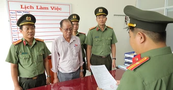 Bị bắt vì nhận 18 người nước ngoài cư trú, lao động bất hợp pháp