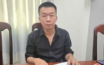 Bị can dàn cảnh bán đá thiên thạch, cướp 1,5 tỉ đồng từ Campuchia về đầu thú