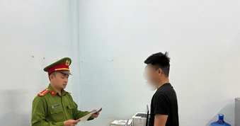 Bị can lừa đảo bị bắt khi làm thủ tục nhập cảnh ở cửa khẩu Mộc Bài