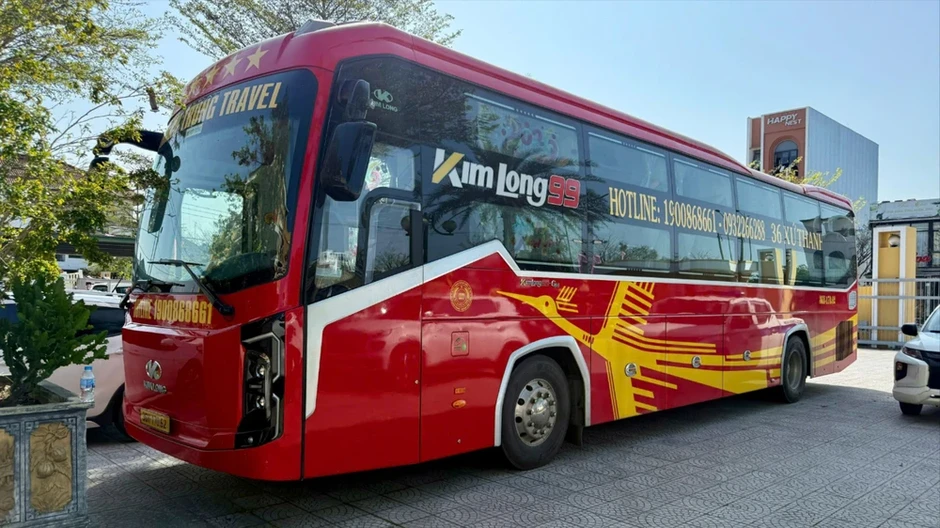Bị Cục CSGT tước tem kiểm định, nhà xe vẫn liều lĩnh chở khách Nam - Bắc