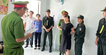 Bị đơn 2 vụ án dân sự bị bắt vì đăng tin sai sự thật trên Facebook