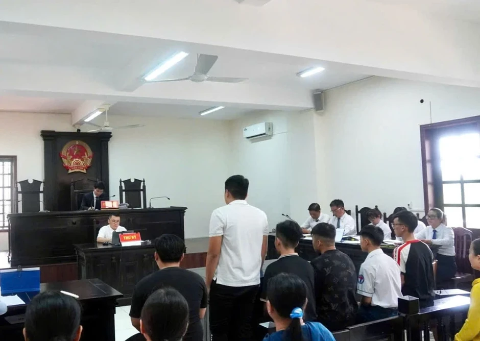 Bị đưa ra phiên họp xử lý chuyển hướng, vì sao gọi là bị can mà không phải là bị cáo? Bị đưa ra phiên họp xử lý chuyển hướng, vì sao gọi là bị can mà không phải là bị cáo?