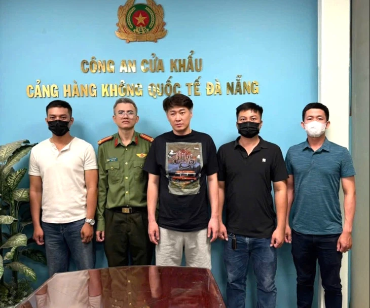 Bị Interpol phát lệnh truy nã đỏ quốc tế, trốn đến Đà Nẵng thì bị bắt Bị Interpol phát lệnh truy nã đỏ quốc tế, trốn đến Đà Nẵng thì bị bắt