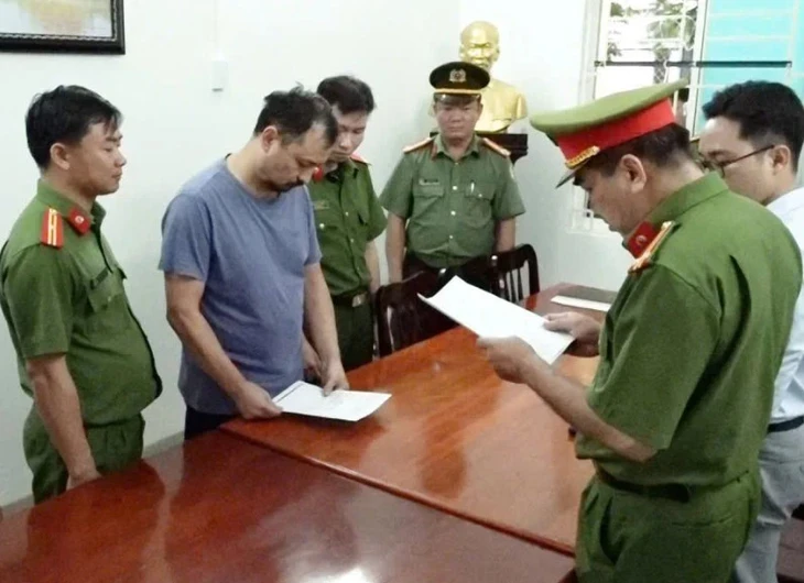 Bị Interpol phát lệnh truy nã đỏ quốc tế, trốn đến Đà Nẵng thì bị bắt Bị Interpol phát lệnh truy nã đỏ quốc tế, trốn đến Đà Nẵng thì bị bắt