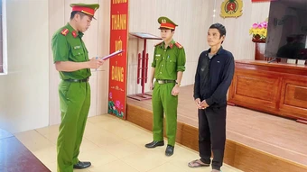 Bị khởi tố vì đi bộ ngược chiều dẫn đến tai nạn chết người