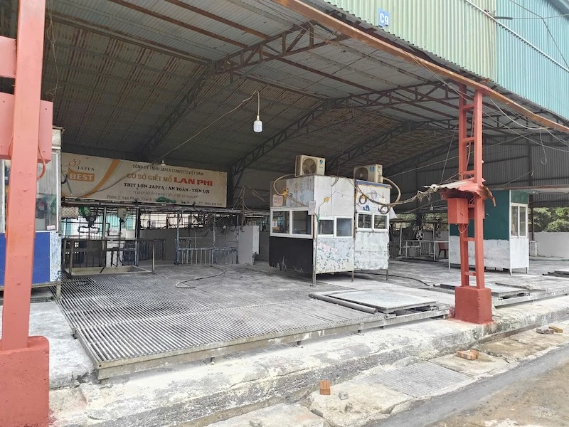 Bí mật trong cuốn sổ tay ăn chia của cán bộ kiểm dịch trong vụ 300 tấn thịt lợn bẩn Bí mật trong cuốn sổ tay ăn chia của cán bộ kiểm dịch trong vụ 300 tấn thịt lợn bẩn