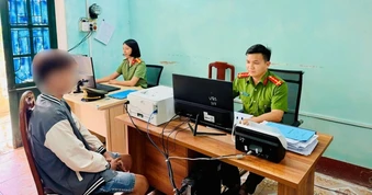 Bị phạt 12,5 triệu đồng vì livestream cảnh "bốc đầu" câu view