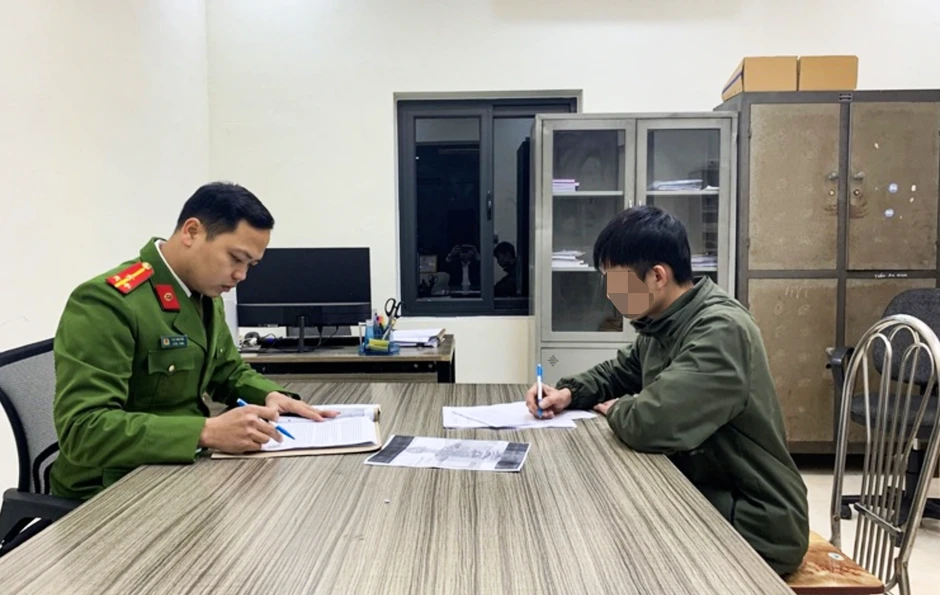 Bị phạt vì chạy quá tốc độ, người đàn ông đăng Facebook xúc phạm CSGT Bị phạt vì chạy quá tốc độ, người đàn ông đăng Facebook xúc phạm CSGT