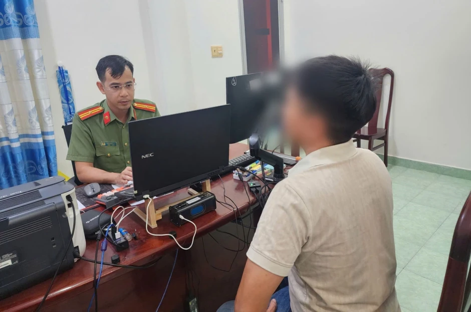 Bị phạt vì đăng video bịa chuyện 'chồng bỏ vợ theo tiểu tam' để câu view Bị phạt vì đăng video bịa chuyện 'chồng bỏ vợ theo tiểu tam' để câu view