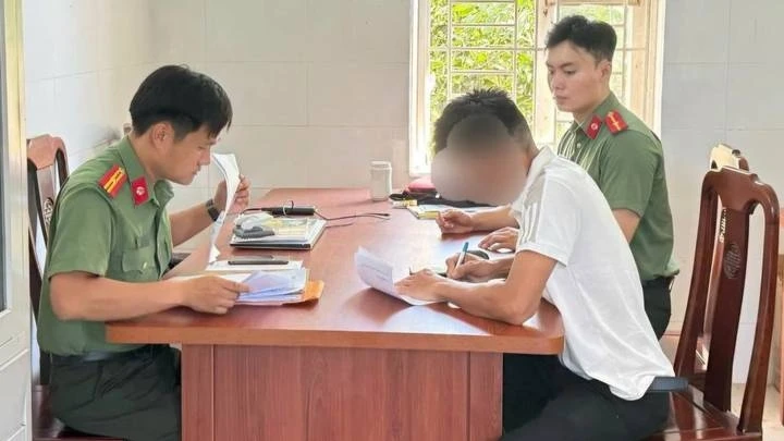 Bình luận sai sự thật về đoàn kỵ binh CAND, người đàn ông bị phạt 7,5 triệu đồng Bình luận sai sự thật về đoàn kỵ binh CAND, người đàn ông bị phạt 7,5 triệu đồng