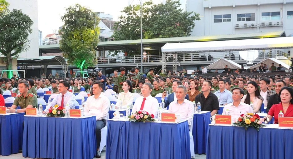 Bộ Công an phát động cuộc thi sáng tạo video Tổ quốc bình yên tại TP.HCM Bộ Công an phát động cuộc thi sáng tạo video Tổ quốc bình yên tại TP.HCM