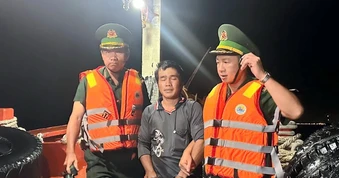 Bộ đội Biên phòng bắt giữ đối tượng phạm tội lẩn trốn trên tàu cá