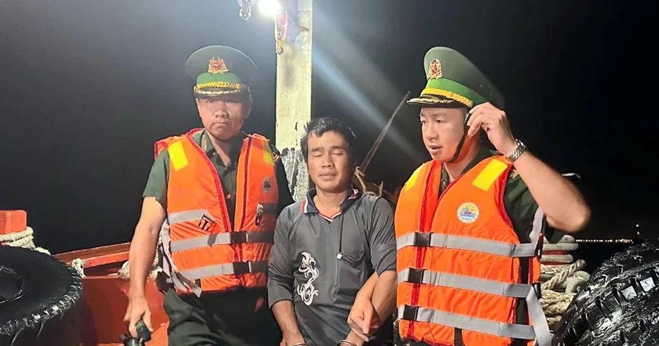 Bộ đội Biên phòng bắt giữ đối tượng phạm tội lẩn trốn trên tàu cá