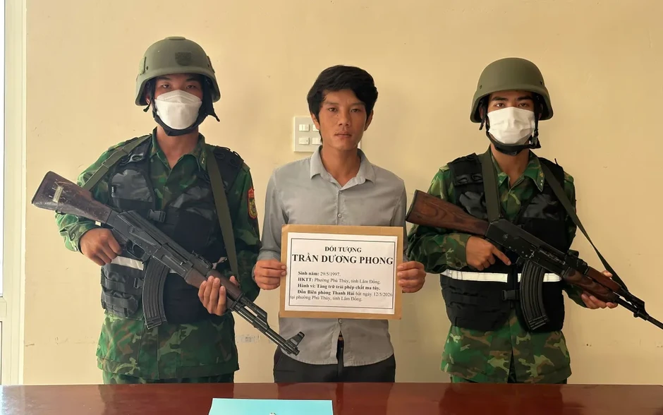 Bộ đội Biên phòng Lâm Đồng bắt quả tang đối tượng tàng trữ ma tuý Bộ đội Biên phòng Lâm Đồng bắt quả tang đối tượng tàng trữ ma tuý