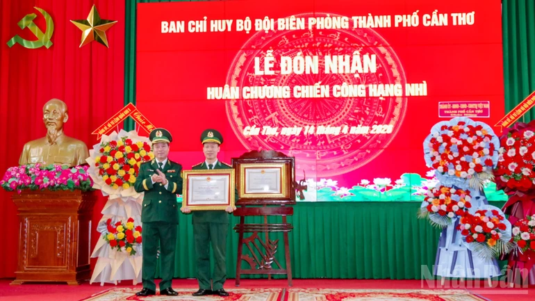 Bộ đội Biên phòng thành phố Cần Thơ vinh dự đón nhận Huân chương Chiến công hạng Nhì Bộ đội Biên phòng thành phố Cần Thơ vinh dự đón nhận Huân chương Chiến công hạng Nhì