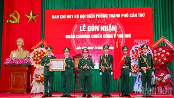 Bộ đội Biên phòng thành phố Cần Thơ vinh dự đón nhận Huân chương Chiến công hạng Nhì