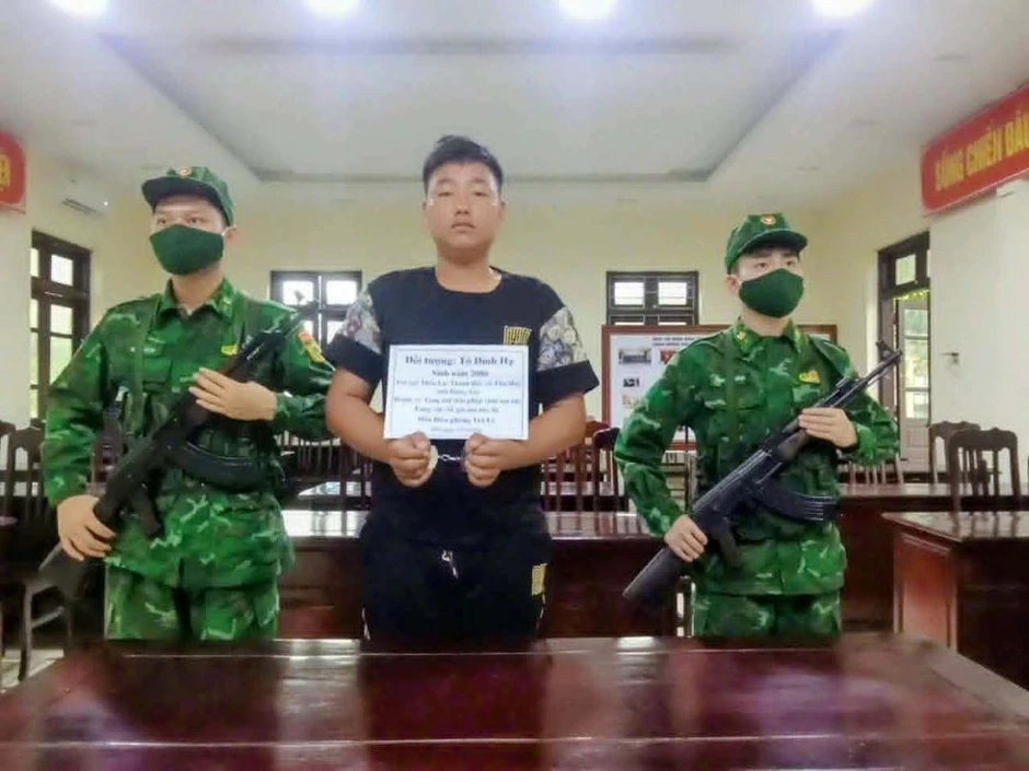 Bộ đội Biên phòng tỉnh Hưng Yên phát hiện nhiều vụ ma túy trong đợt trấn áp cao điểm Bộ đội Biên phòng tỉnh Hưng Yên phát hiện nhiều vụ ma túy trong đợt trấn áp cao điểm