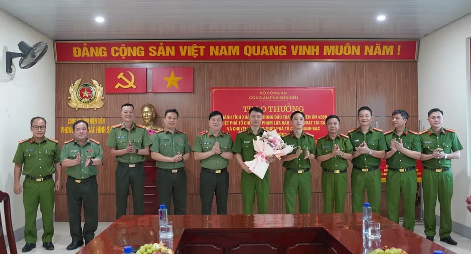 Bóc gỡ 2 tổ chức tội phạm lừa đảo xuyên quốc gia, bắt 171 người Bóc gỡ 2 tổ chức tội phạm lừa đảo xuyên quốc gia, bắt 171 người