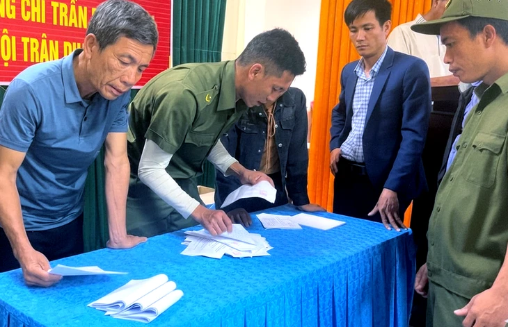 Bôi nhọ đối thủ để thắng cử khi bầu trưởng thôn, chủ tịch xã nói 'chỉ là việc cá nhân' Bôi nhọ đối thủ để thắng cử khi bầu trưởng thôn, chủ tịch xã nói 'chỉ là việc cá nhân'