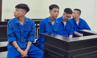 Bốn kẻ giả công an dùng 15 tiếng mỗi ngày để dẫn dụ, lừa tiền hàng loạt người