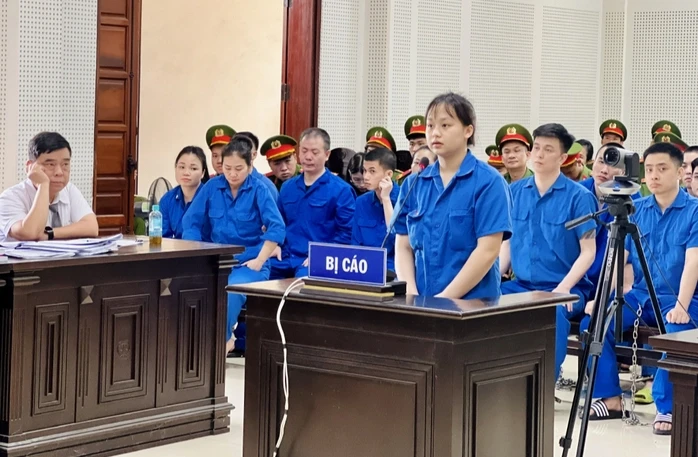 Bùi Đình Khánh và hai chân dài giúp đỡ Trong vụ trốn tránh pháp luật Bùi Đình Khánh và hai chân dài giúp đỡ Trong vụ trốn tránh pháp luật