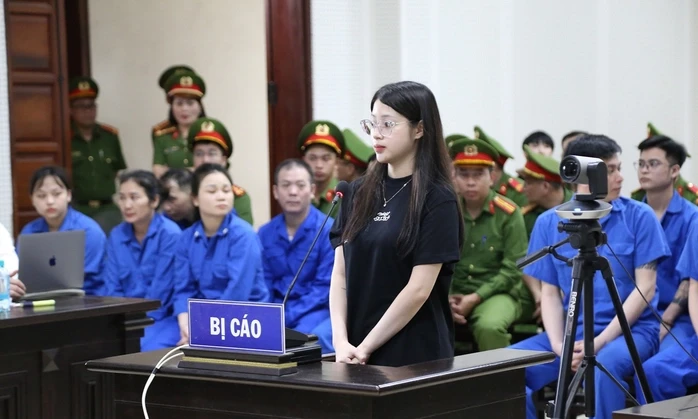 Bùi Đình Khánh và hai chân dài giúp đỡ Trong vụ trốn tránh pháp luật Bùi Đình Khánh và hai chân dài giúp đỡ Trong vụ trốn tránh pháp luật