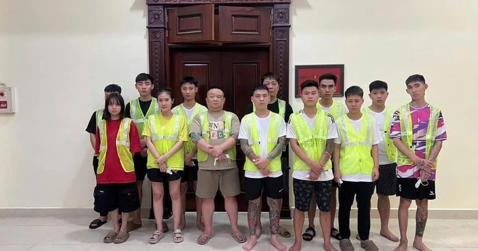 Buôn bán hàng cấm là khí cười, ông chủ Lounge Gas Remix bị tạm giữ Buôn bán hàng cấm là khí cười, ông chủ Lounge Gas Remix bị tạm giữ