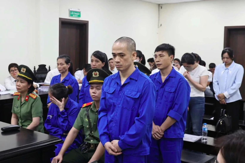 Buôn lậu và vận chuyển hơn nửa tỷ USD qua biên giới, hai chị em ruột lĩnh 40 năm tù Buôn lậu và vận chuyển hơn nửa tỷ USD qua biên giới, hai chị em ruột lĩnh 40 năm tù