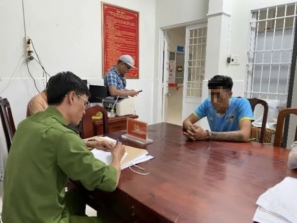 Cà Mau: Công an phường Láng Tròn khám phá nhanh vụ cướp tài sản Cà Mau: Công an phường Láng Tròn khám phá nhanh vụ cướp tài sản