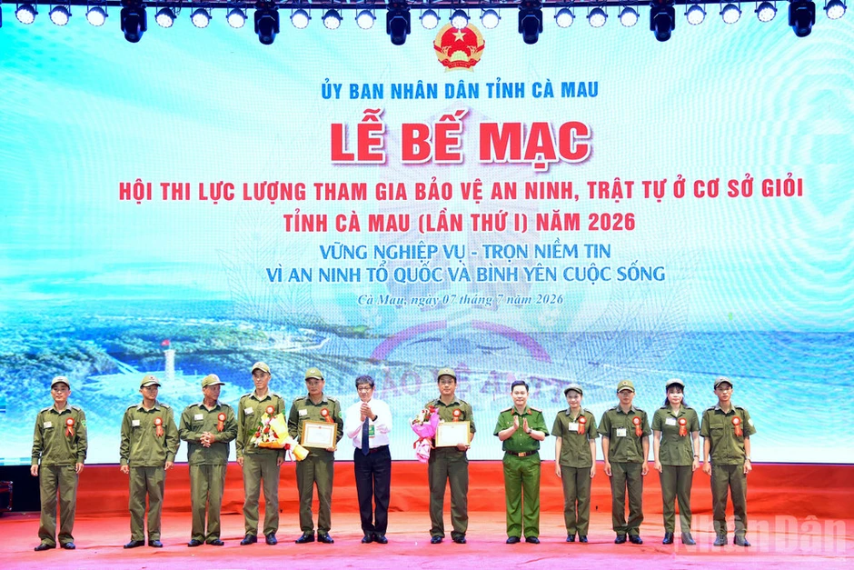 Cà Mau tôi luyện “cánh tay nối dài” giữ bình yên cơ sở Cà Mau tôi luyện “cánh tay nối dài” giữ bình yên cơ sở