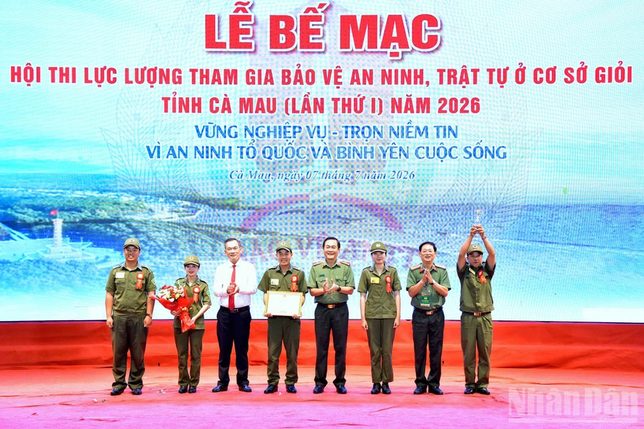 Cà Mau tôi luyện “cánh tay nối dài” giữ bình yên cơ sở Cà Mau tôi luyện “cánh tay nối dài” giữ bình yên cơ sở