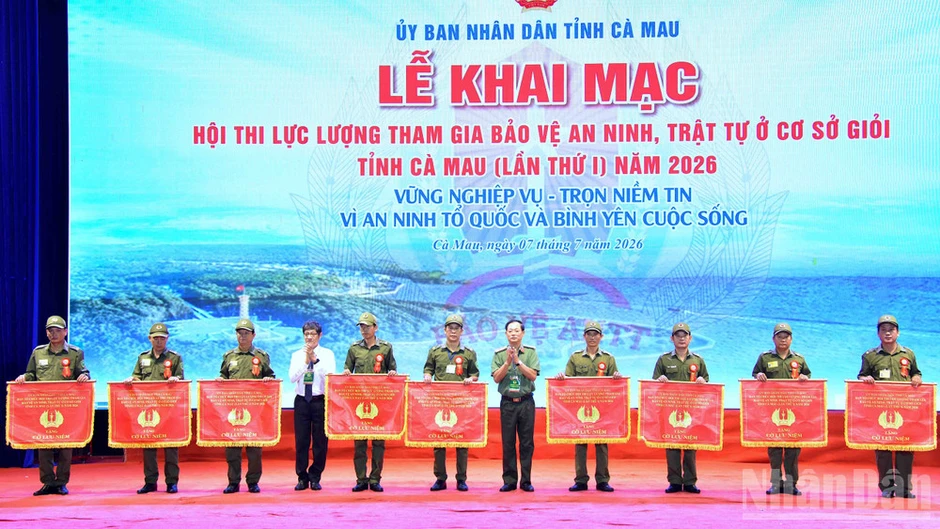 Cà Mau tôi luyện “cánh tay nối dài” giữ bình yên cơ sở Cà Mau tôi luyện “cánh tay nối dài” giữ bình yên cơ sở
