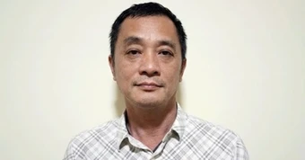 Cán bộ hải quan nhận 8,5 tỉ đồng để tráo hàng giúp người Trung Quốc buôn lậu quặng