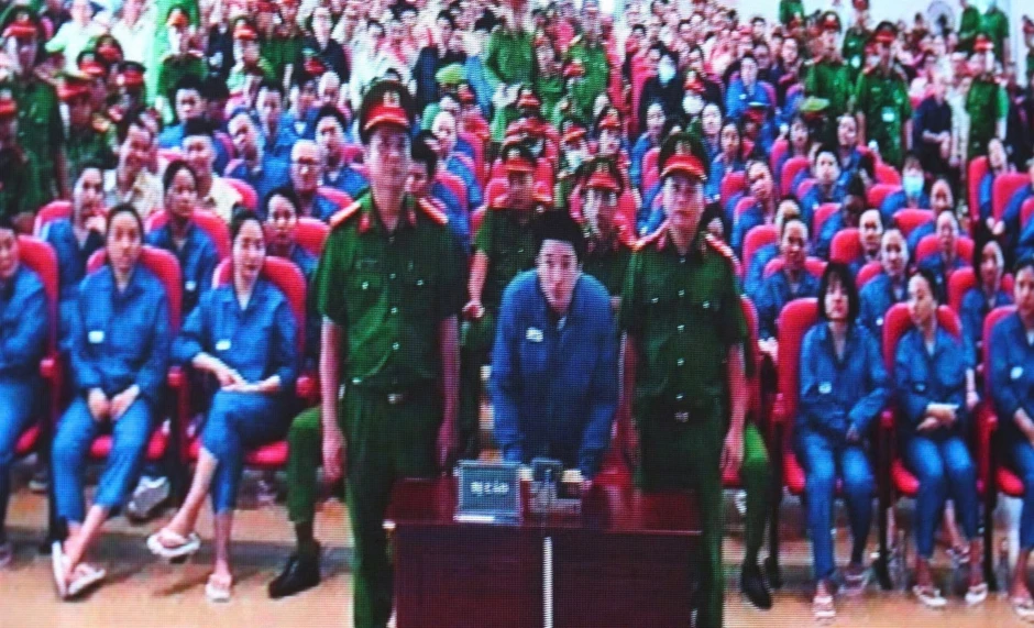 Ca sĩ Chi Dân cùng 37 bị cáo trong vụ án ma tuý VN10 xin giảm nhẹ hình phạt Ca sĩ Chi Dân cùng 37 bị cáo trong vụ án ma tuý VN10 xin giảm nhẹ hình phạt