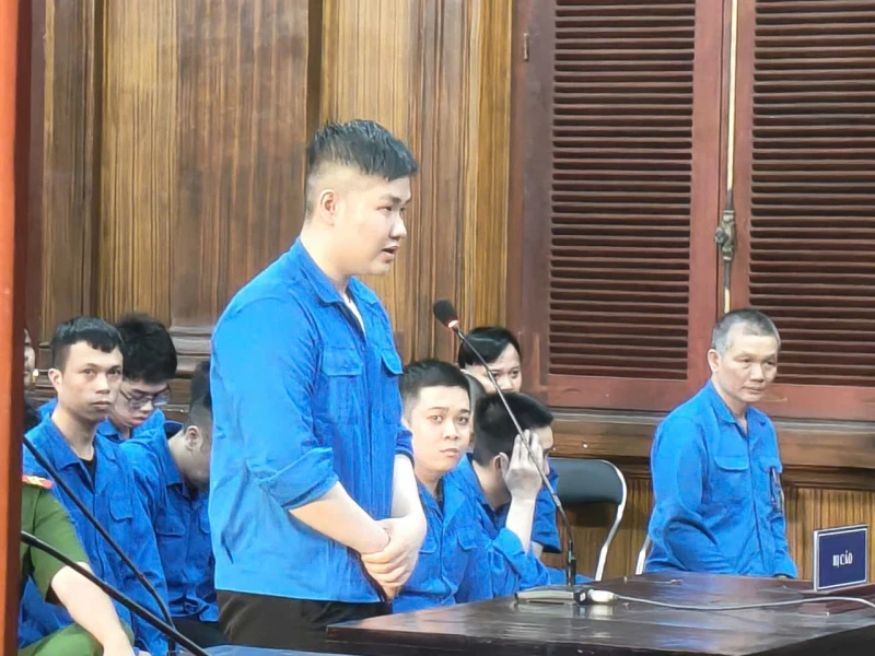 Các thành viên nhóm “Phế liệu chiến tranh BW” lãnh án Các thành viên nhóm “Phế liệu chiến tranh BW” lãnh án