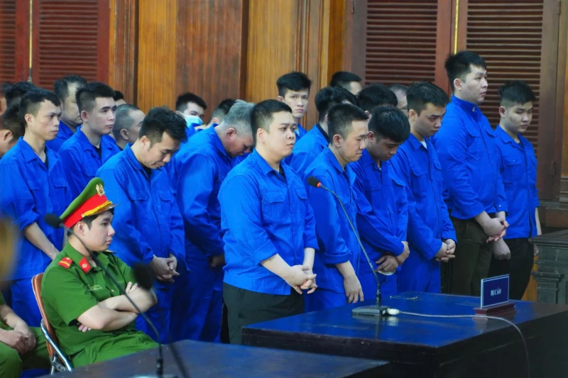 Các thành viên nhóm “Phế liệu chiến tranh BW” lãnh án Các thành viên nhóm “Phế liệu chiến tranh BW” lãnh án