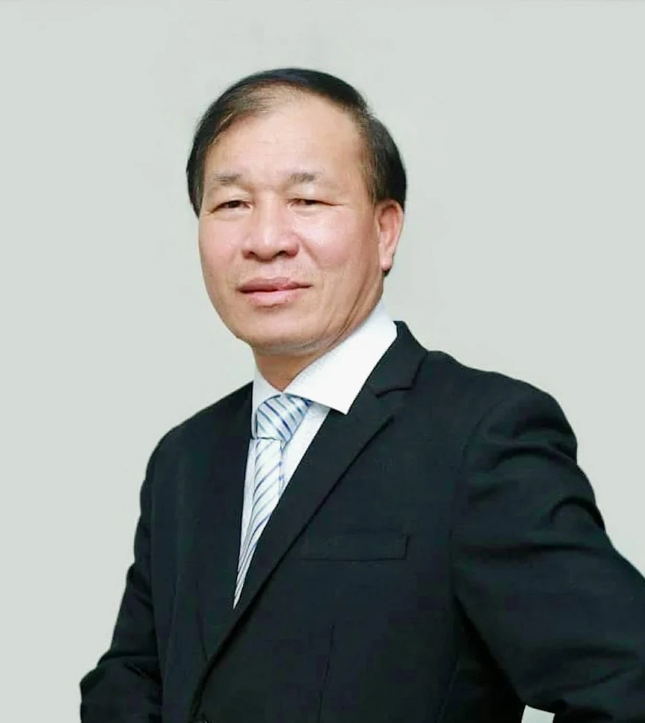 Các tiến sĩ luật, nguyên thẩm phán... nói về đề xuất bỏ quy định miễn đào tạo nghề luật sư Các tiến sĩ luật, nguyên thẩm phán... nói về đề xuất bỏ quy định miễn đào tạo nghề luật sư