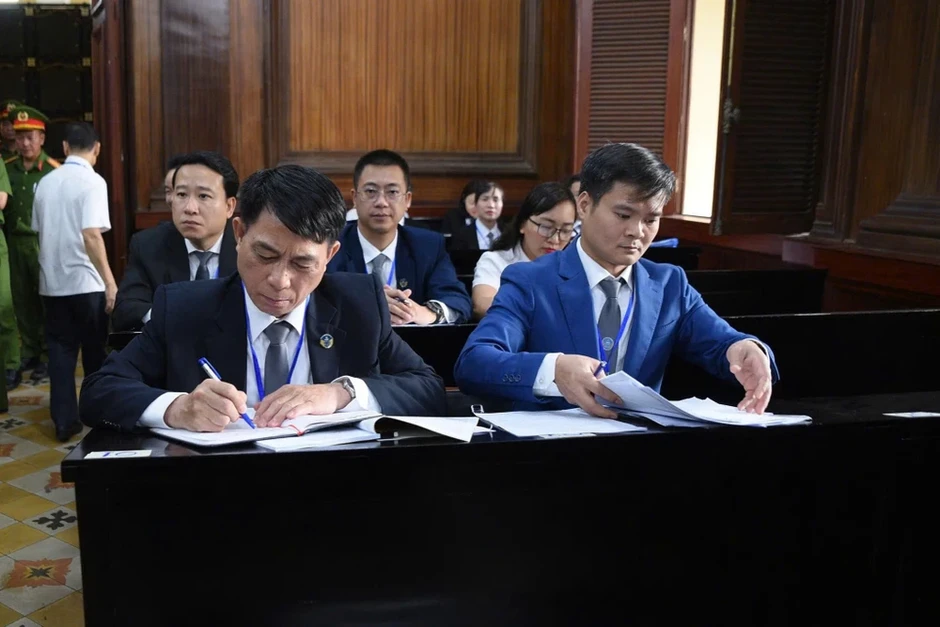Các tiến sĩ luật, nguyên thẩm phán... nói về đề xuất bỏ quy định miễn đào tạo nghề luật sư Các tiến sĩ luật, nguyên thẩm phán... nói về đề xuất bỏ quy định miễn đào tạo nghề luật sư