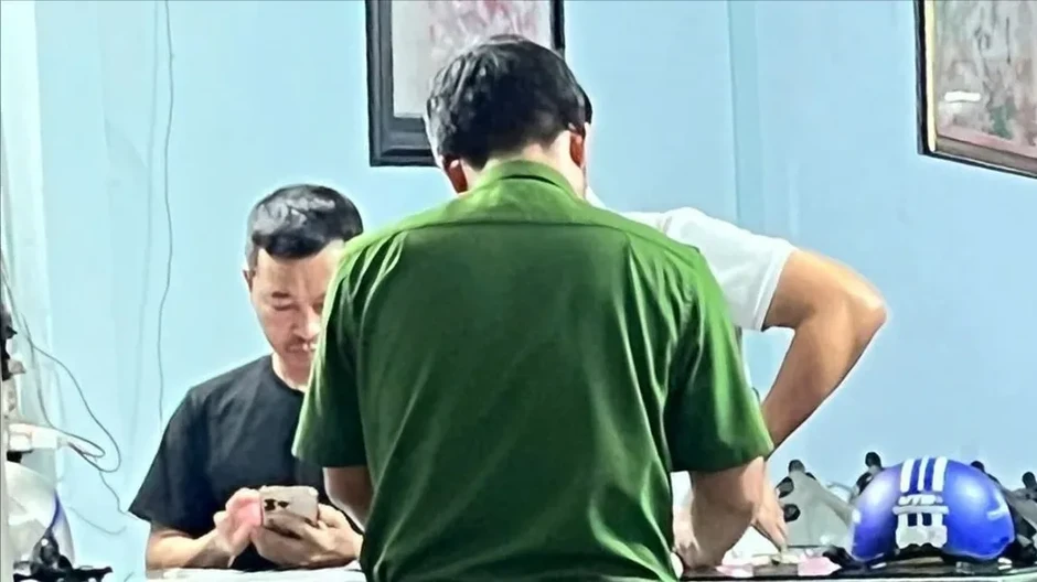 Cầm cố xe máy, lấy tiền chồng đưa để trả nợ rồi... bịa bị cướp giật