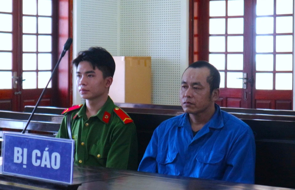 Cầm kéo đâm người tình sau phút mặn nồng vì bị đuổi khỏi nhà giữa đêm Cầm kéo đâm người tình sau phút mặn nồng vì bị đuổi khỏi nhà giữa đêm