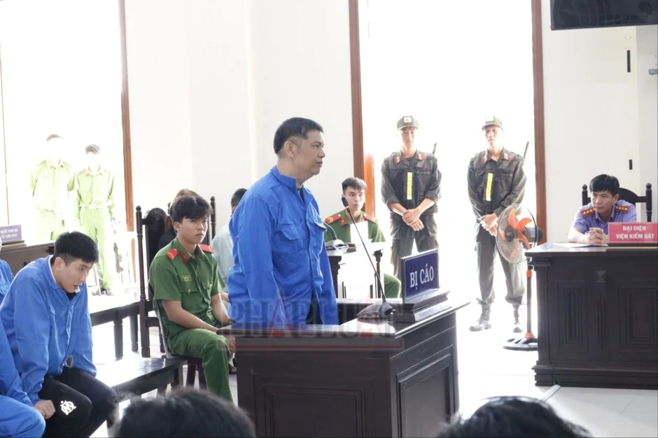 Cần Thơ: 14 bị cáo được đổi tội danh từ giết người sang cố ý gây thương tích Cần Thơ: 14 bị cáo được đổi tội danh từ giết người sang cố ý gây thương tích