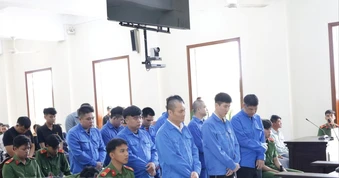 Cần Thơ: 14 bị cáo được đổi tội danh từ giết người sang cố ý gây thương tích