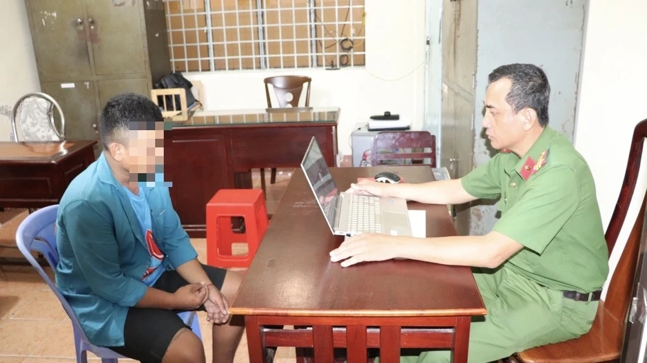 Cần Thơ liên tiếp xử lý các nhóm đối tượng "nhí" vi phạm trong đêm Cần Thơ liên tiếp xử lý các nhóm đối tượng "nhí" vi phạm trong đêm