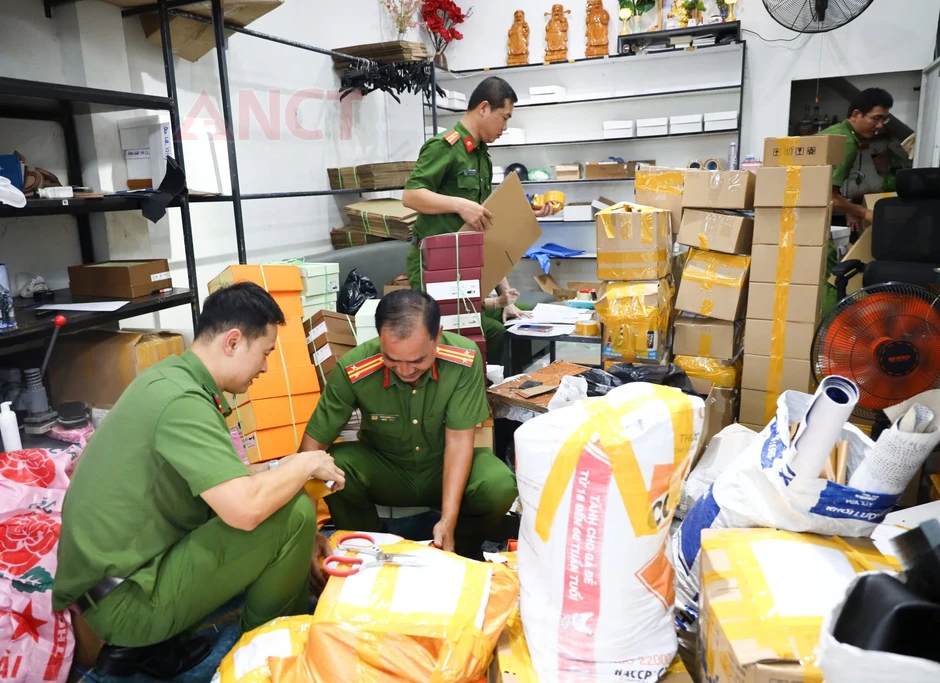 Cần Thơ: Thu giữ hơn 4.000 sản phẩm thời trang là hàng giả nhãn hiệu nổi tiếng