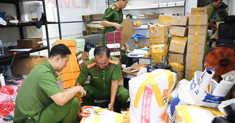Cần Thơ: Thu giữ hơn 4.000 sản phẩm thời trang là hàng giả nhãn hiệu nổi tiếng